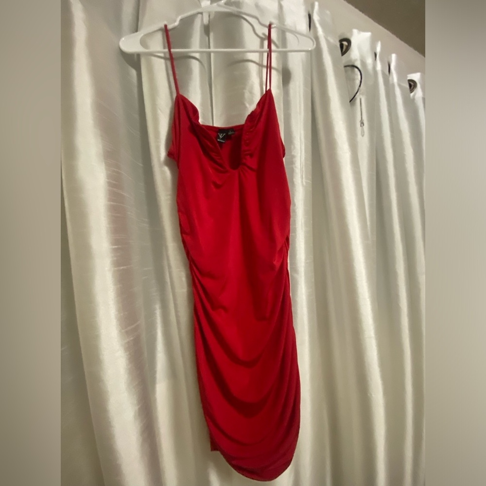 Red Windsor dress! 👗 SZ L